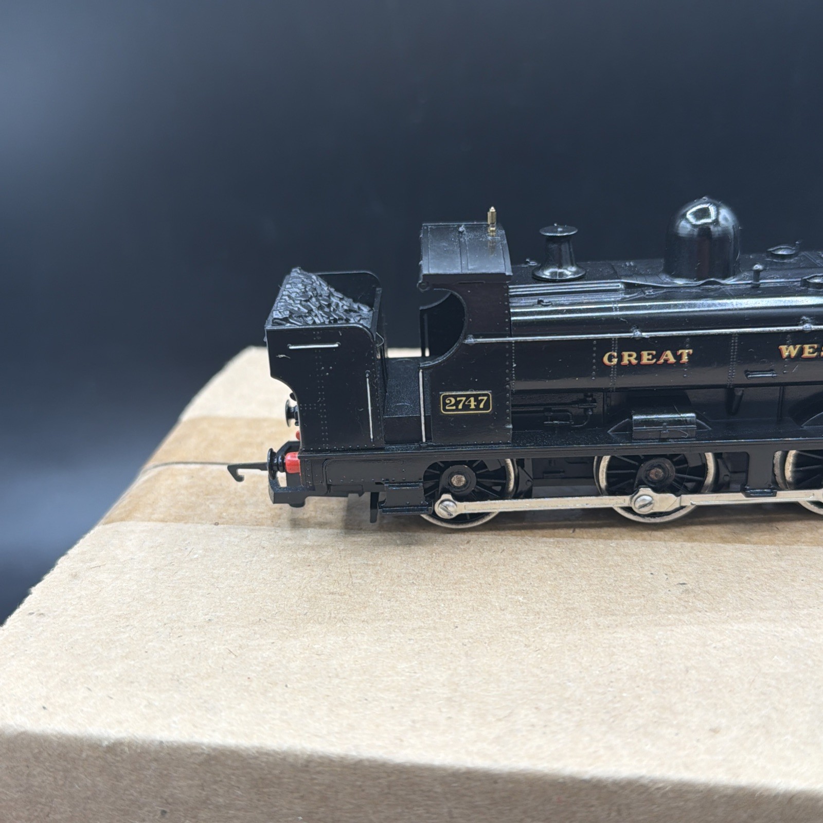 Hornby OO Scale Black R158 0-6-0 Great Western 2747 Steam Locomotive