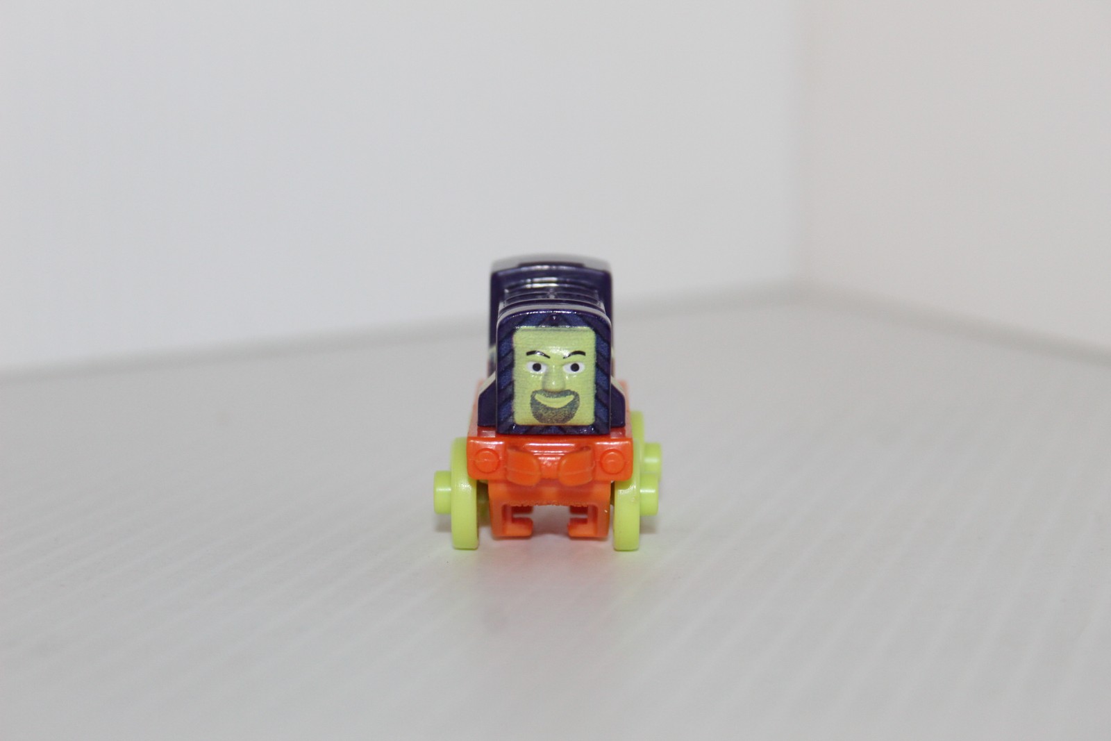 Thomas & Friends Minis Bert Alien Theme Space Purple Orange Green Toy Train 2018