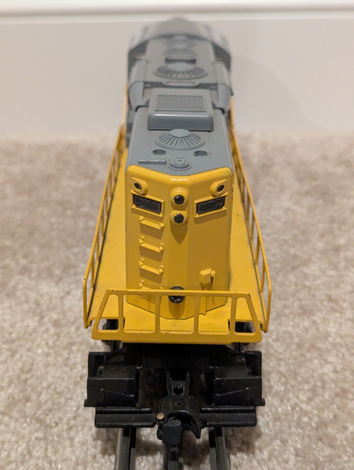 Lionel 6‑8369 Erie Lackawanna GP‑20 Diesel Locomotive – Good Condition – w/Box