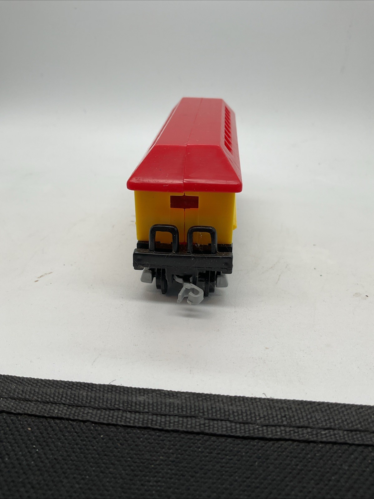 C&C Railways CC303 – HO Scale – Red & Yellow Train Car