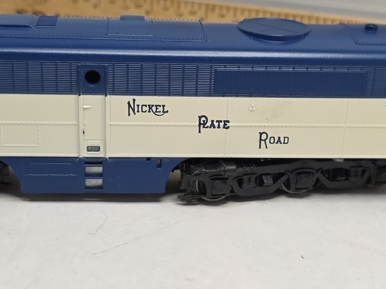 Athearn HO 3310 Nickel Plate Road 182 PA-1 Diesel Loco Clean Needs Motor Mounts