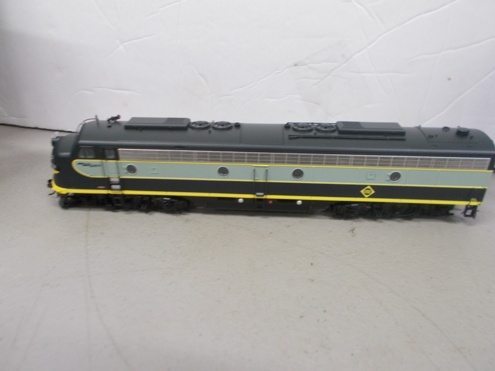 RAPIDO ~ ERIE E8A LOCOMOTIVE # 824 W/ DCC & SOUND~NO PAPERWORK IN BOX~HO SCALE