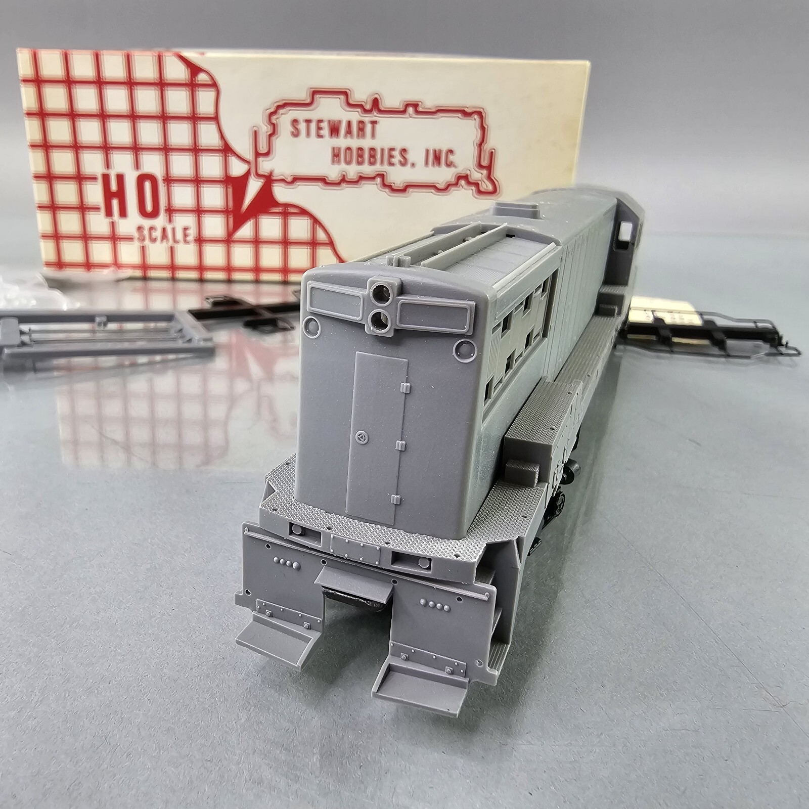 Stewart Hobbies HO GE U25B Powered Diesel Undecorated Train Kit 7000 Phase II