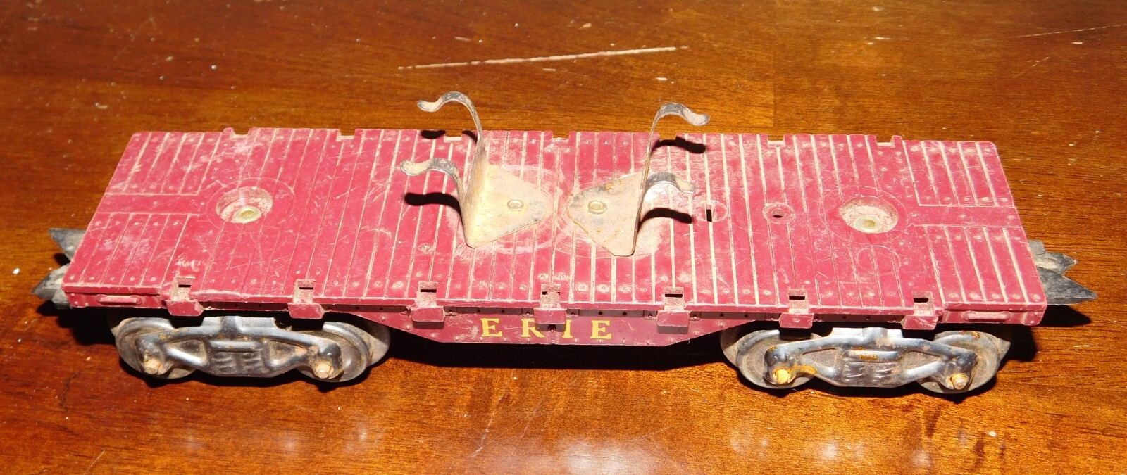 MARX 41′ Flat Car – ERIE ~ w/ clips for Tractors – O-27