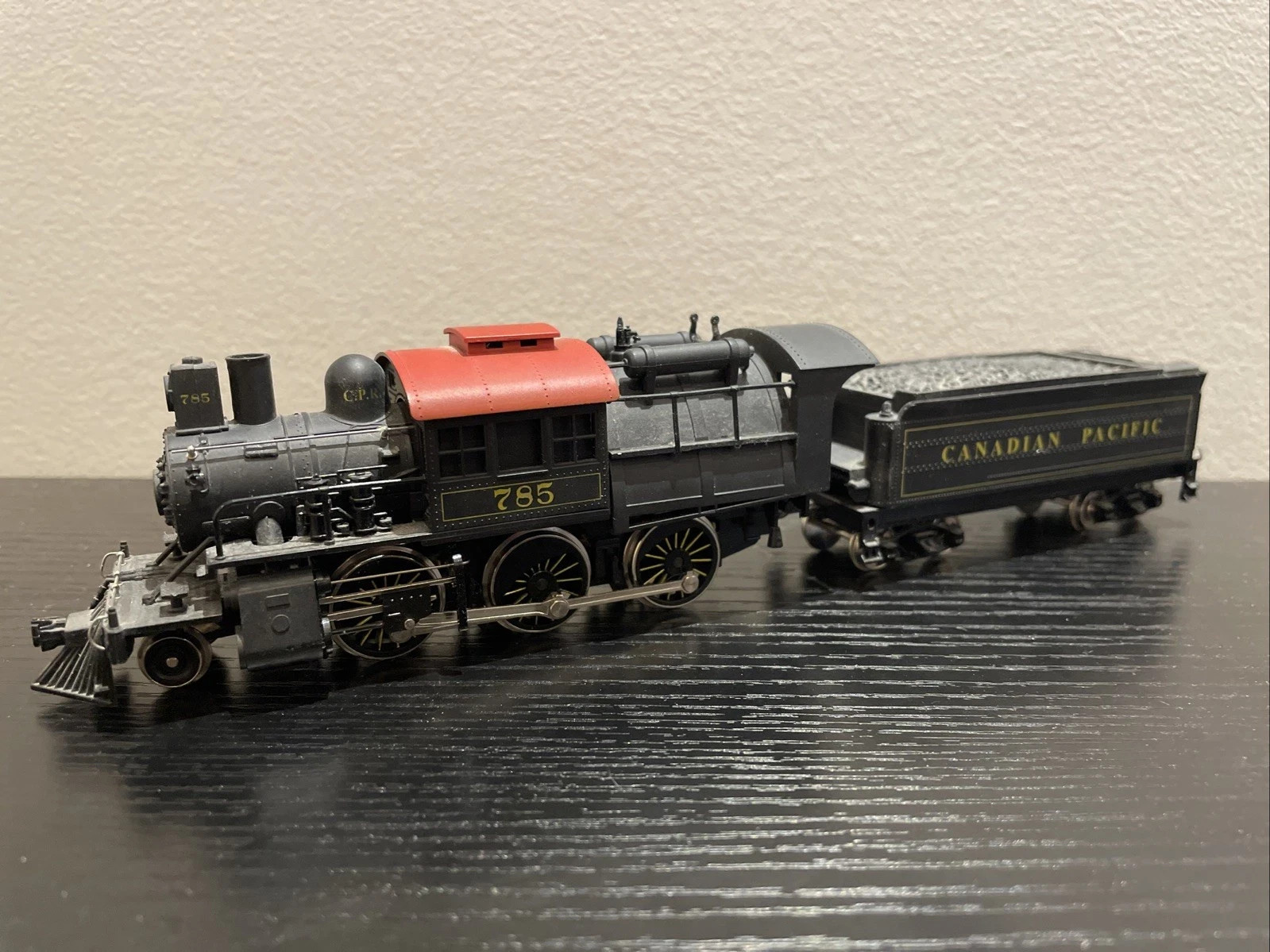 Mehano HO Canadian Pacific 2-6-0 Mogul Steam Locomotive w/ Tender Light – VIDEO