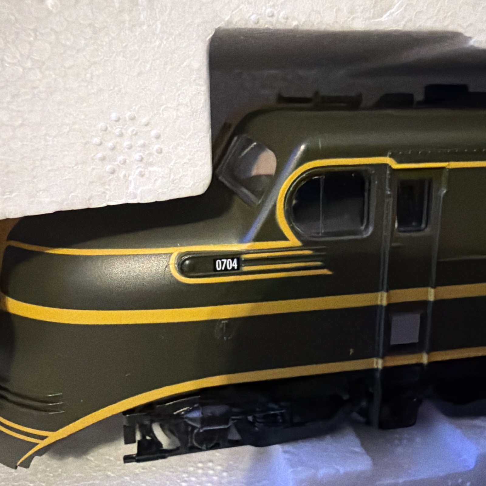 Proto 1000 30657 HO Scale New Haven DL-109 Diesel Locomotive #0702 New