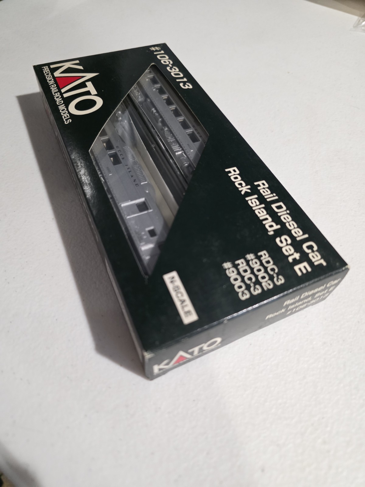 KATO N-Scale #106-3013 Rail Diesel Car Rock lsland, Set E RDC-3 #9002 #9003