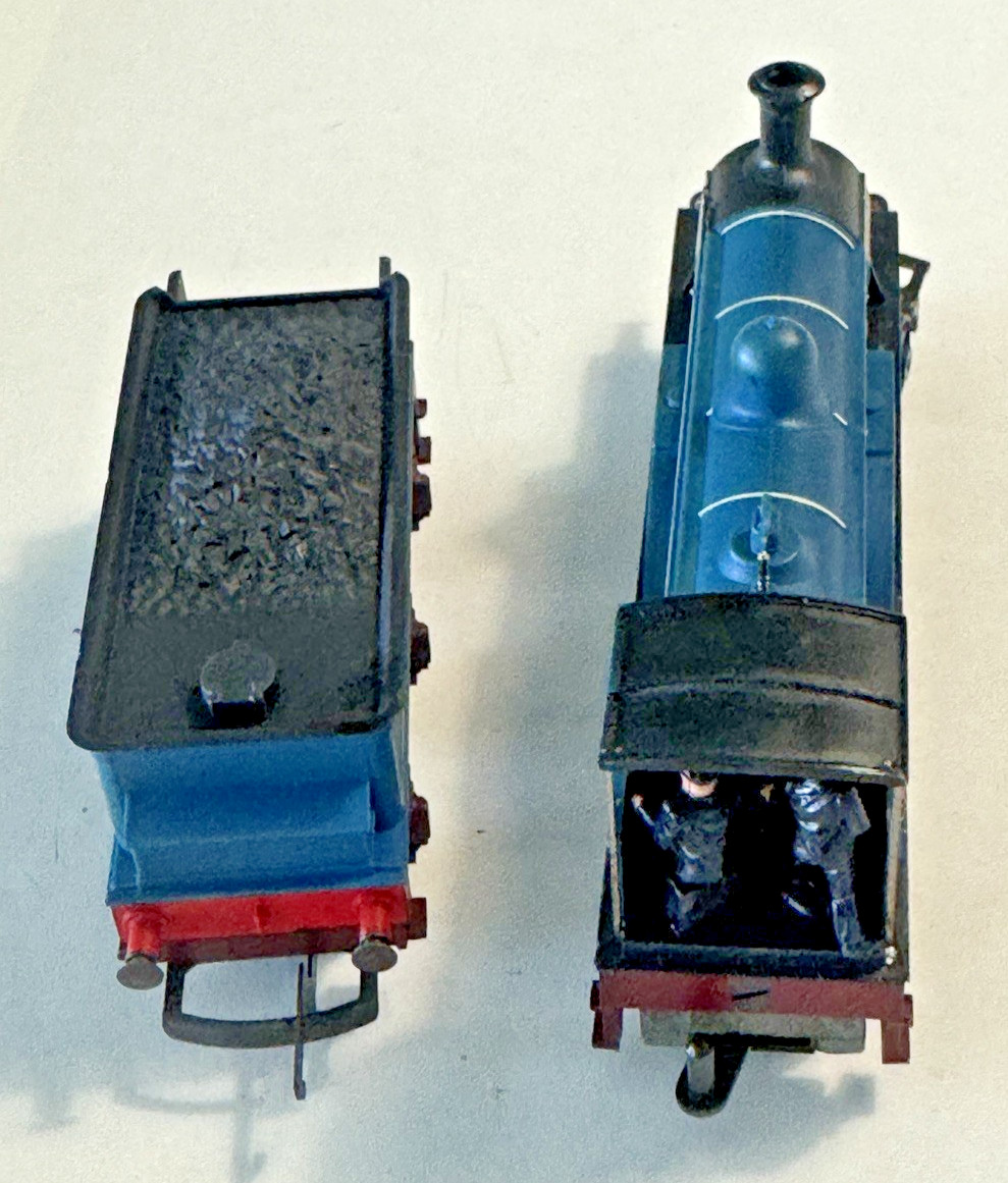 Triang Hornby Caledonian Railways 4-2-2 Locomotive No. 123 – R.354 (Boxed)