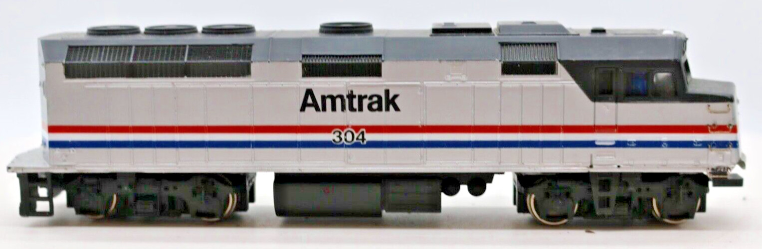 Bachmann Spectrum HO Scale DC Locomotive, Amtrak F40PH Diesel Phase III #304