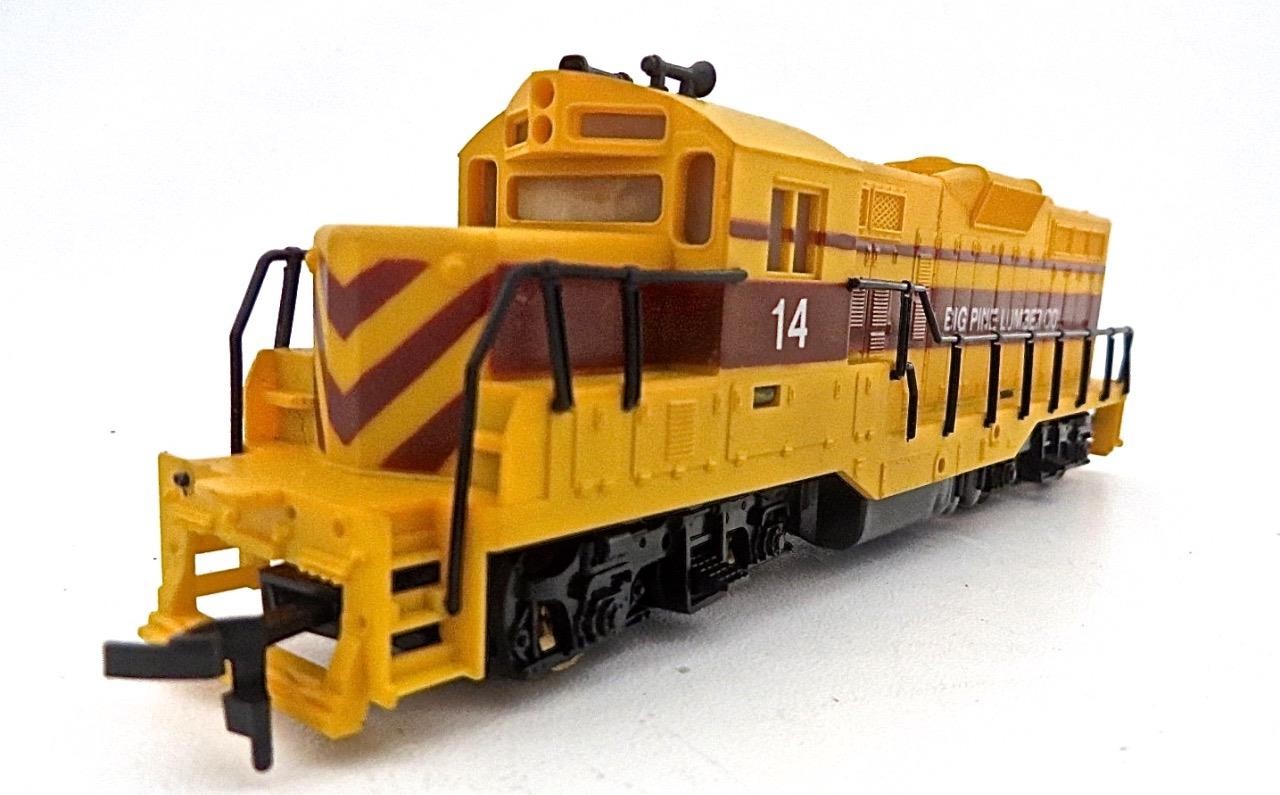 HO Gauge Cox #6111-7 Big Pine Lumber Co GP-9 Powered Diesel Locomotive Boxed