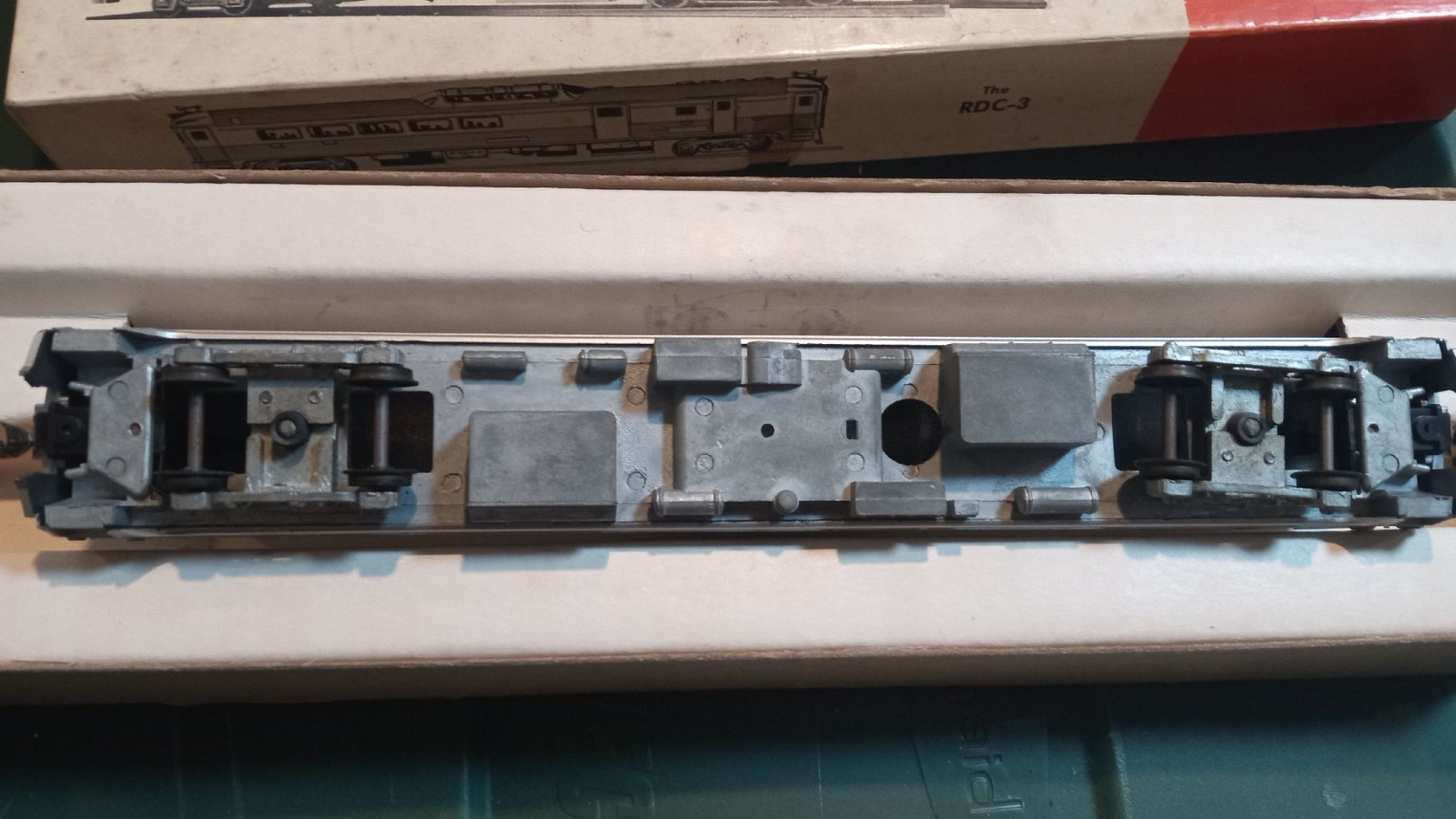 HO Athearn Budd RDC-3 Rail Diesel Car New Haven – Unpowered KD COUPLERS
