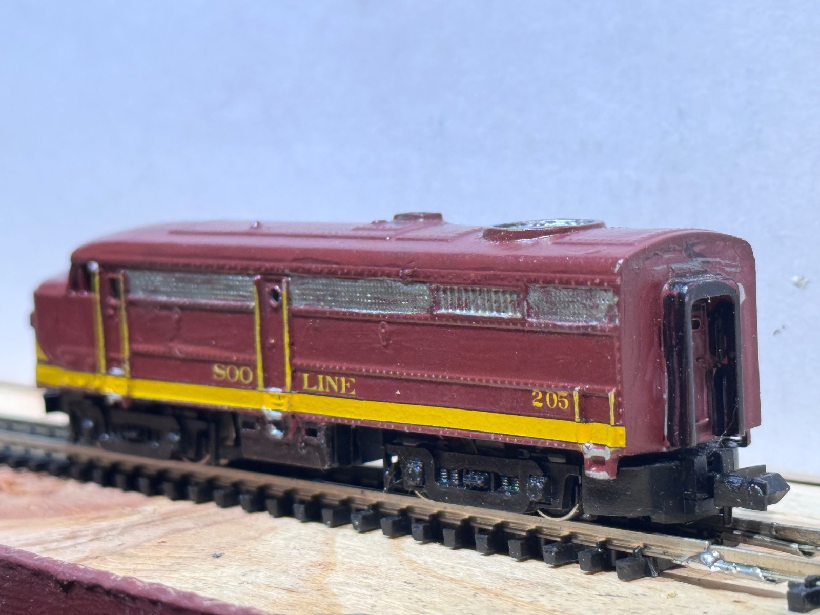 Arnold Rapido • N scale FA-1 • Custom Paint • Soo Line Maroon • Tested Runner