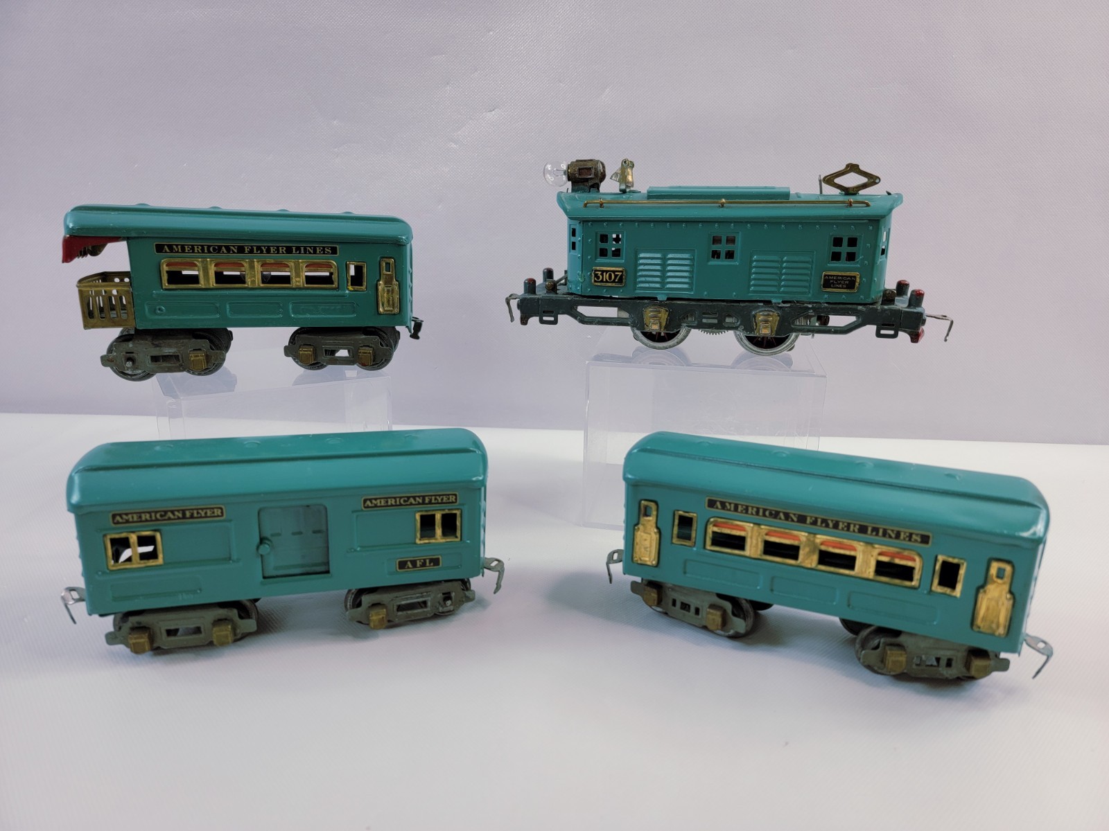 AMERICAN FLYER No. 3107 Locomotive w/ 3 Cars Green Tin Type Pre-War O Guage NICE