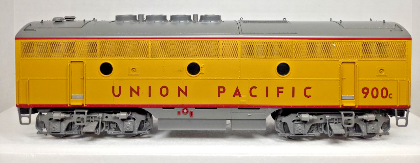 Lionel Union Pacific F3 B Unit Powered Command Control Locomotive #900c 6-24556
