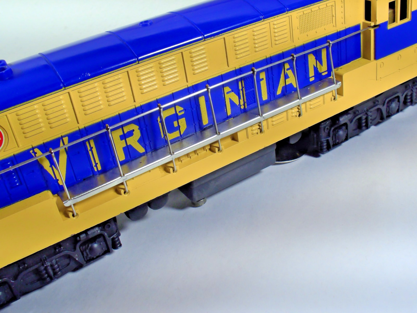 Vintage Original Lionel Postwar 2331 FM Virginian Diesel HIGH CONDITION