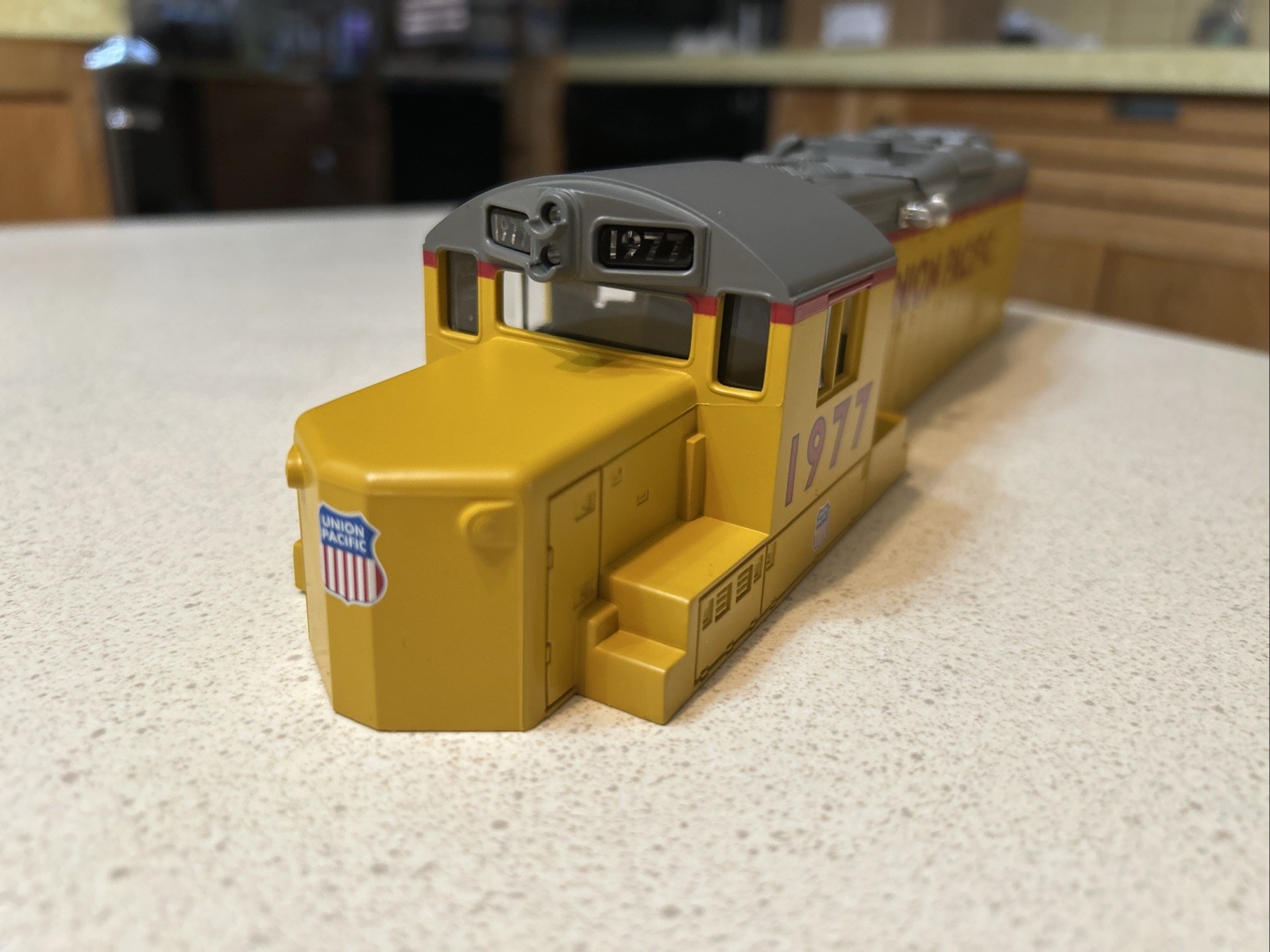 Lionel Union Pacific O Gauge Yellow And Gray Diesel # 1977 Shell Only Lighted