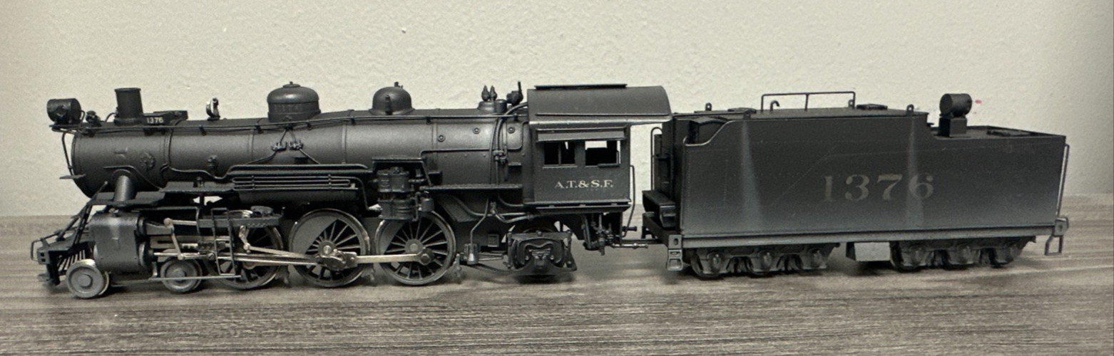 Pacific Fast Mail/Fujiyama ATSF Class 1337 4-6-2 Steam Locomotive #1376 Painted