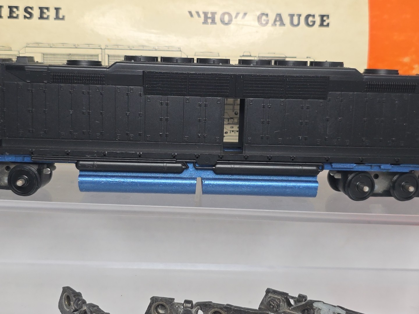 Athearn HO Scale Dummy As Is Undecorated EMD DD40 Diesel Locomotive Read Desc.