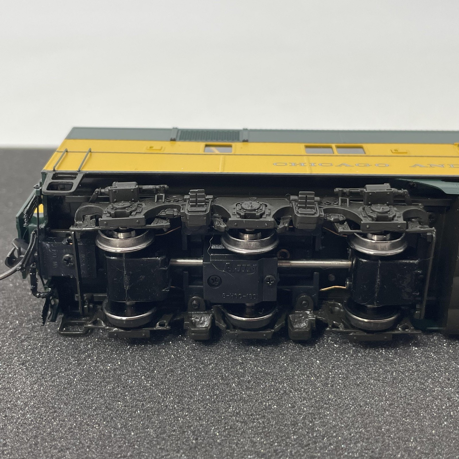 Vintage Railway Classics HO EMD E3 AA Diesel Locomotive Set C&NW Yellow Brass