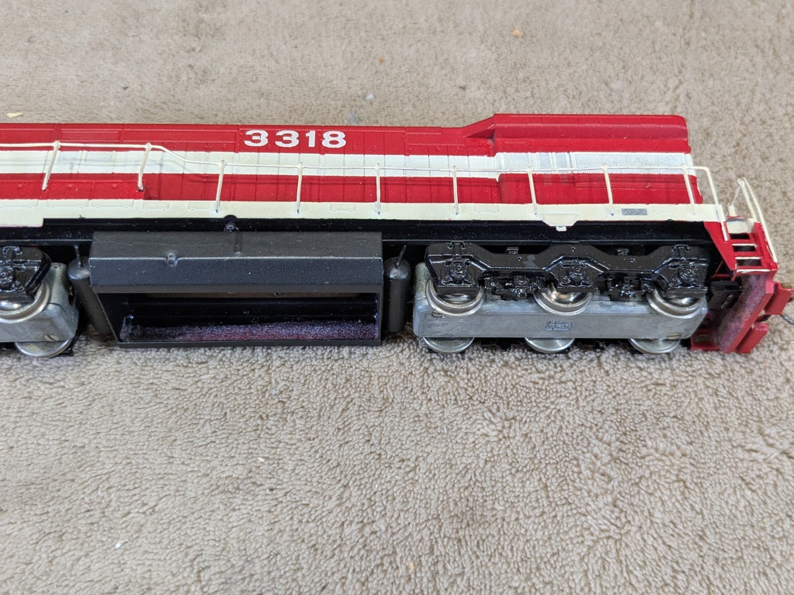 ALCO Models HO Brass D-137 G.E. U-33C Diesel Locomotive BSW 3318 RED WHITE