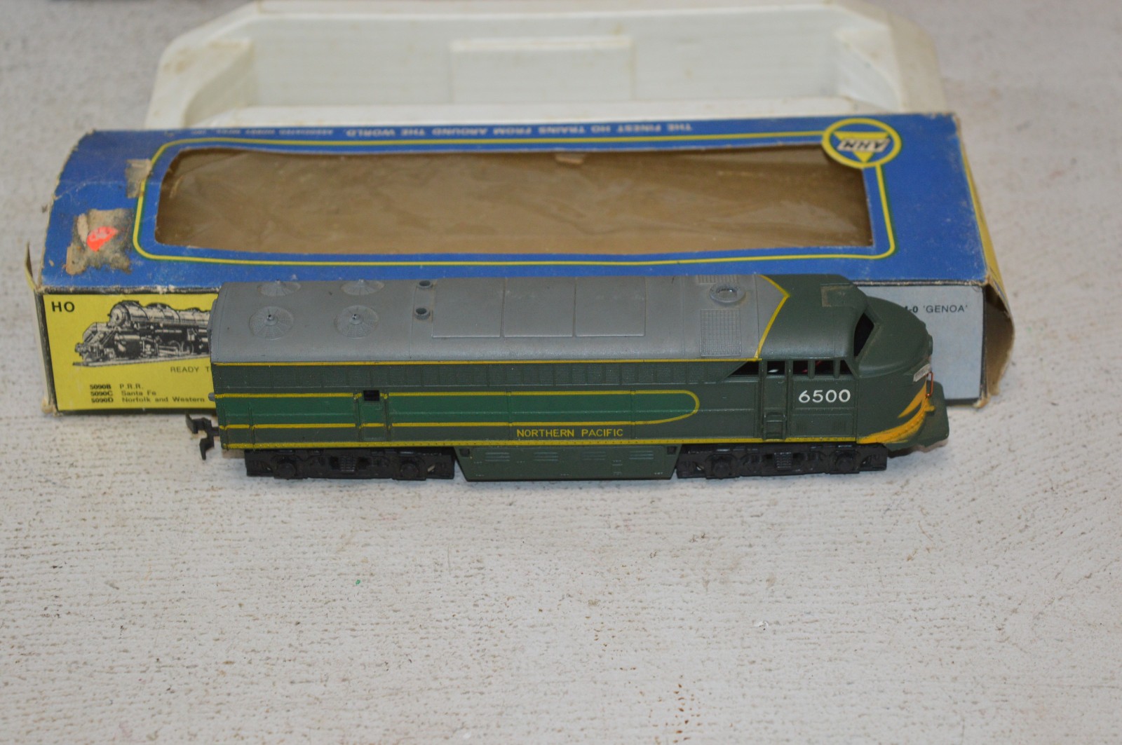 AHM Northern Pacific 6500 HO Gauge Train Engine Locomotive