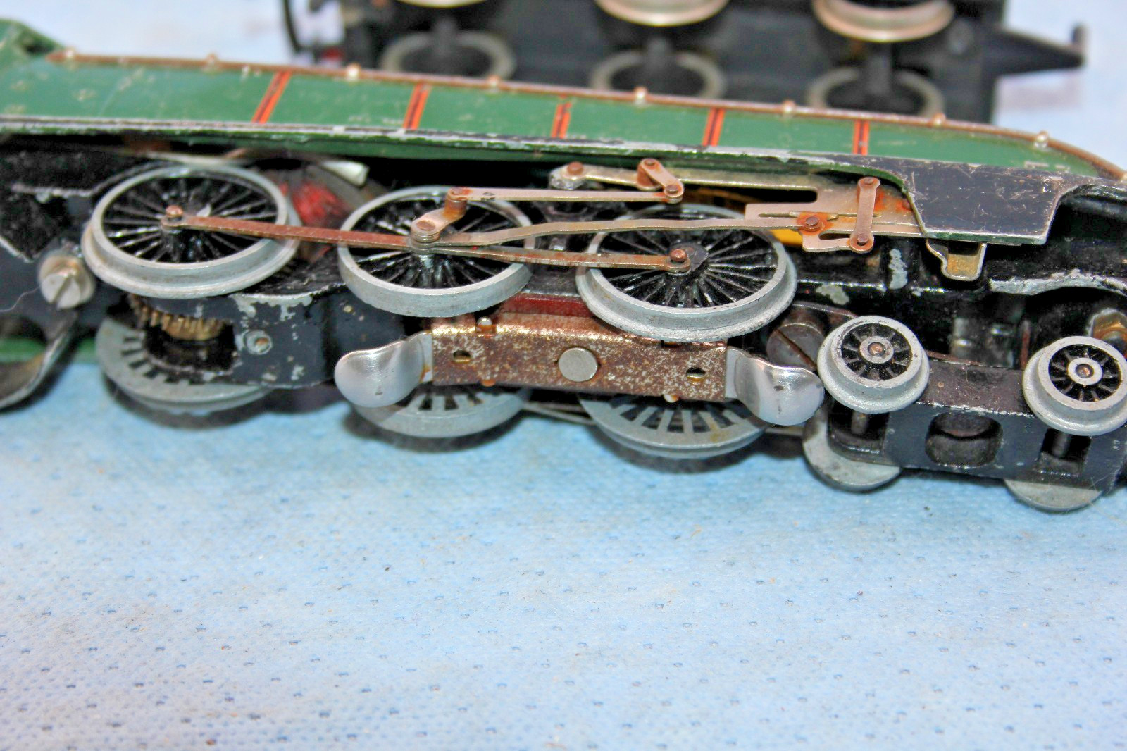 HORNBY 00 SILVER KING 4-6-2 LOCOMOTIVE AND TENDER