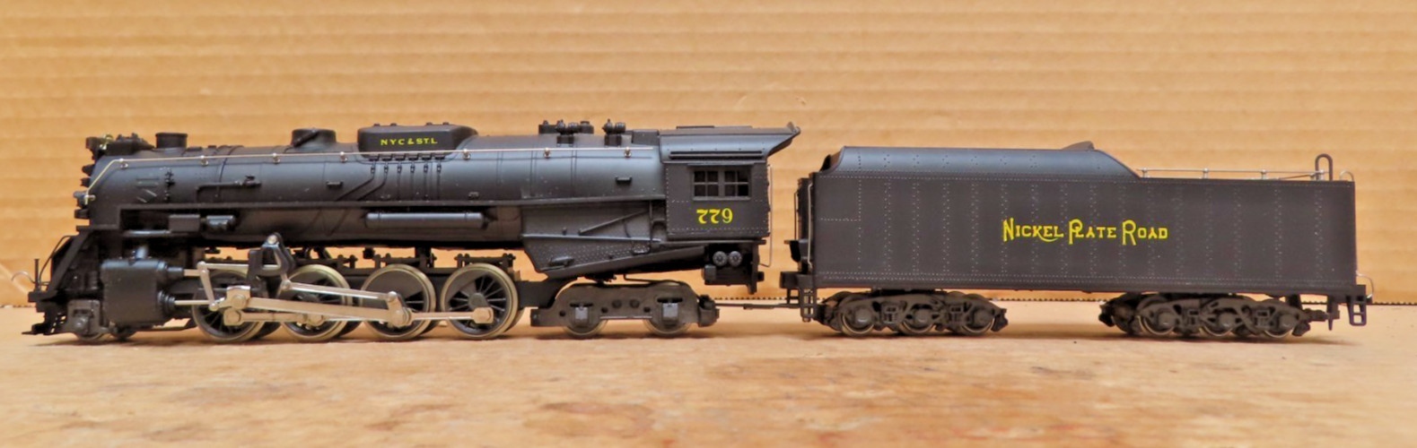 AHM 5061 – Nickel Plate Road #779 – Berkshire 2-8-4 Steam Locomotive – HO Scale