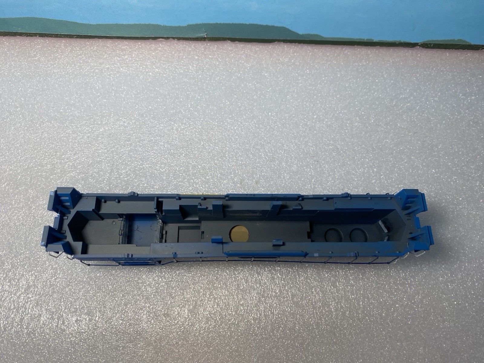 HO Athearn BB EMD GP38-2 Conrail Body Shell Only w/Handrails & Glass. CR**READ**