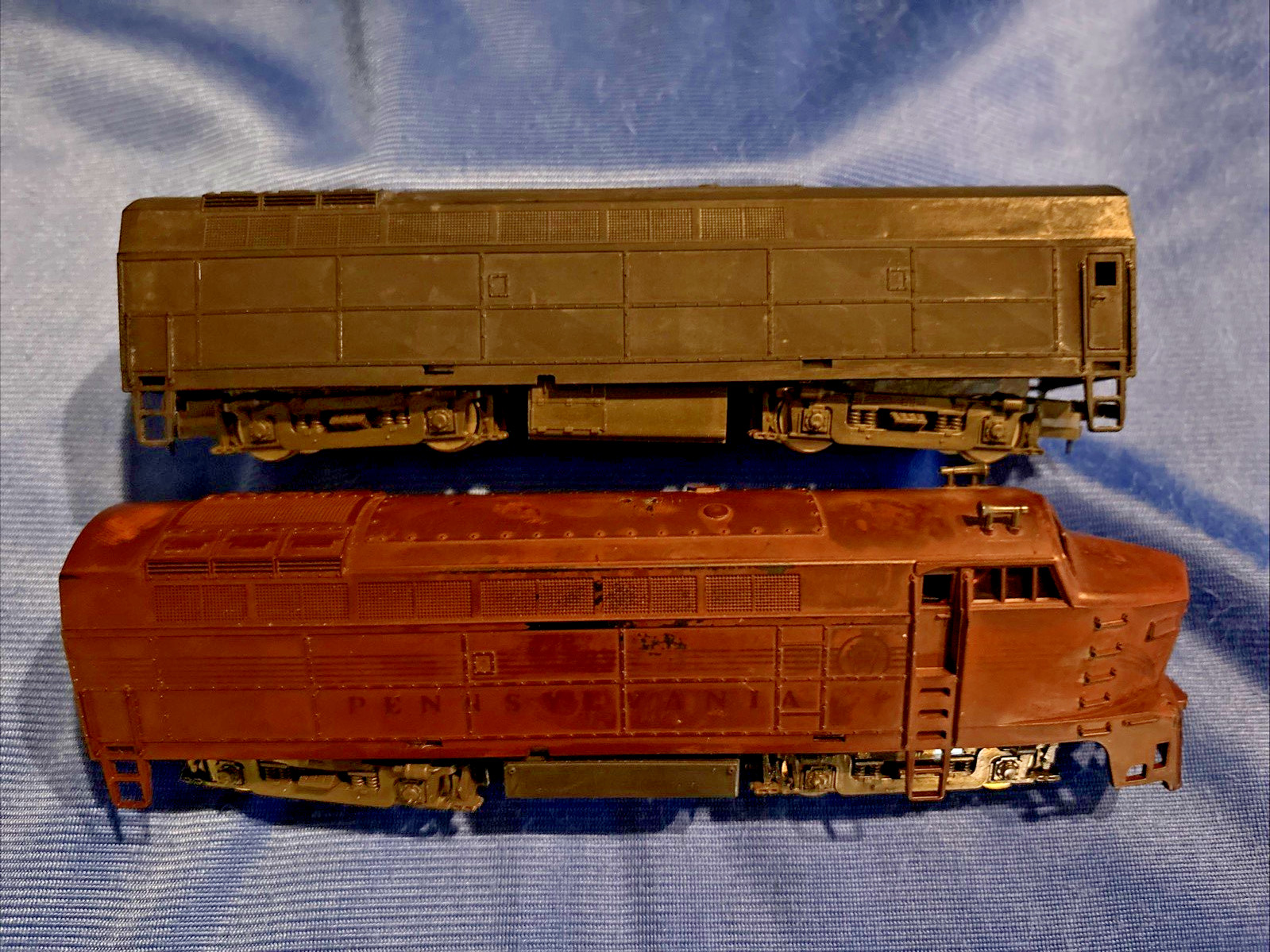 Model Power, HO, PRR Sharknose Powered 721, A & B units – pc26