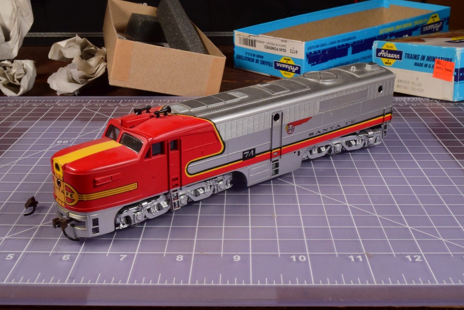 near TrkRdy 14.9 oz Good Working Condition Santa Fe PA1 Warbonnet 6 axle ONE