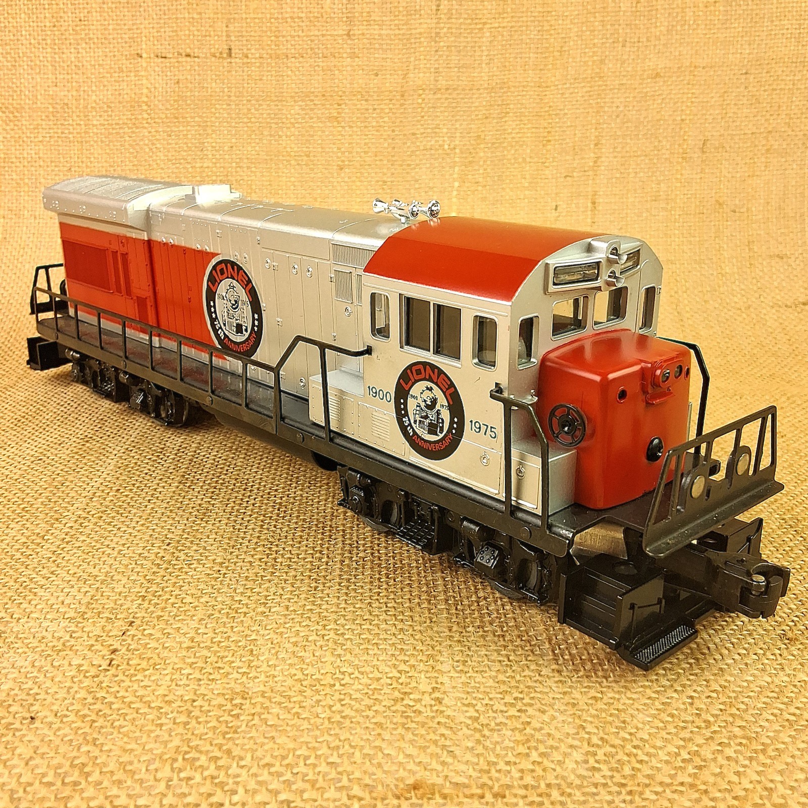 Lionel 6-7500 U36B Diesel 1900 – 1975 75th Anniversary