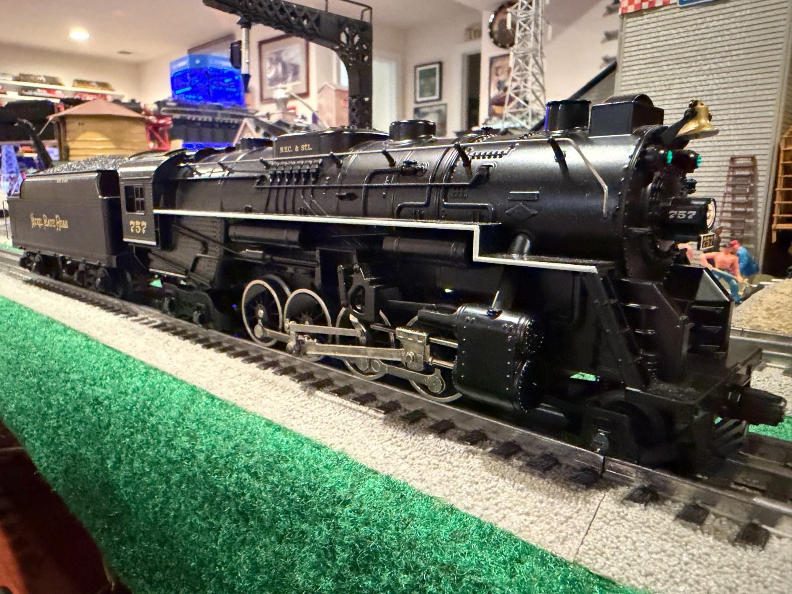Lionel 6-28616 O Gauge Nickel Plate Road Berkshire 2-8-4 Steam Locomotive LN/Box