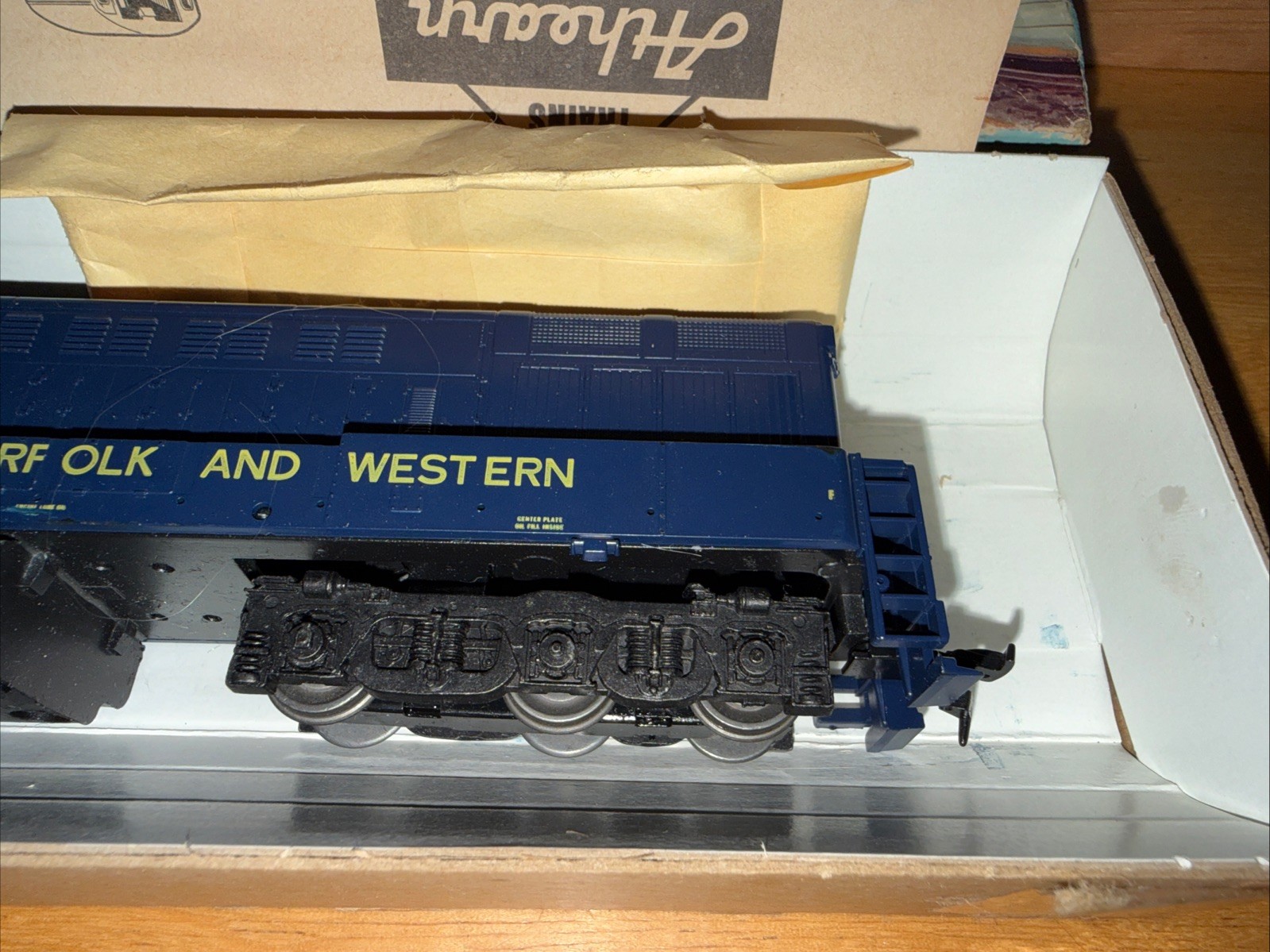 ATHEARN #4304 HO SCALE NORFOLK AND WESTERN H24-66 TRAINMASTER LOCOMOTIVE #164.