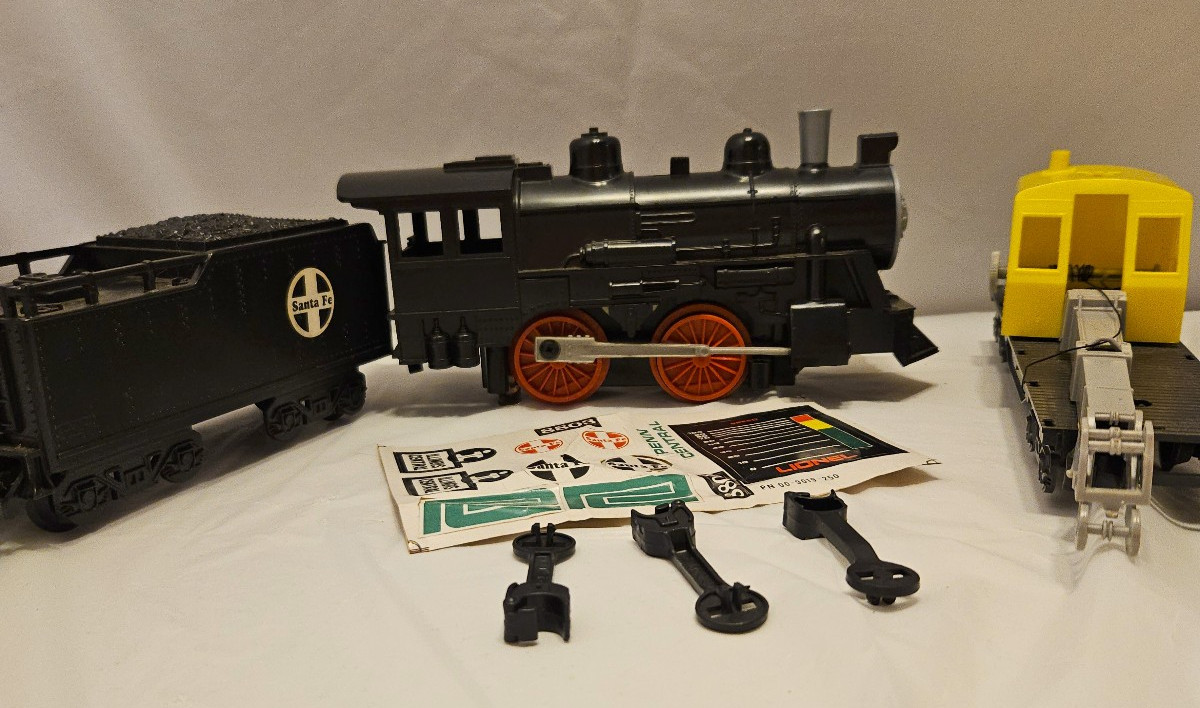 Lionel O27 1978 Workin’ on the Railroad Logging Empire 6-1862 w/decal sheet