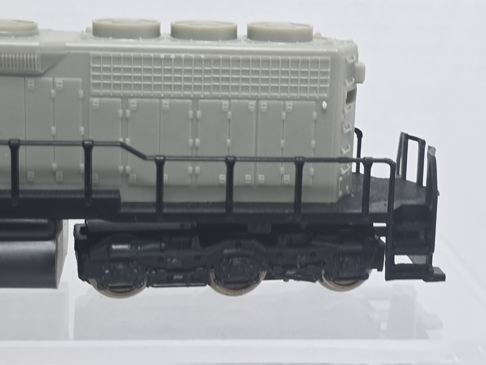 AHM HO Scale 5030-07 Undecorated EMD SD-40 W/ Flywheel Runs Read Desc. LNIB