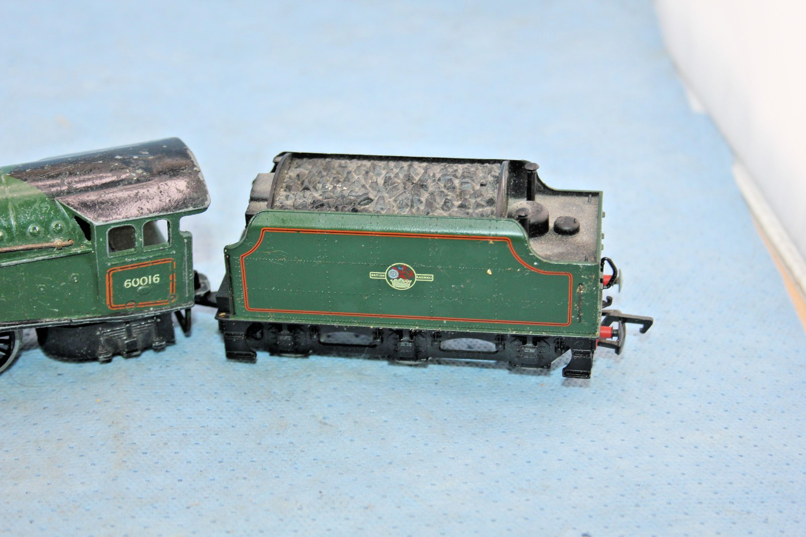 HORNBY 00 SILVER KING 4-6-2 LOCOMOTIVE AND TENDER