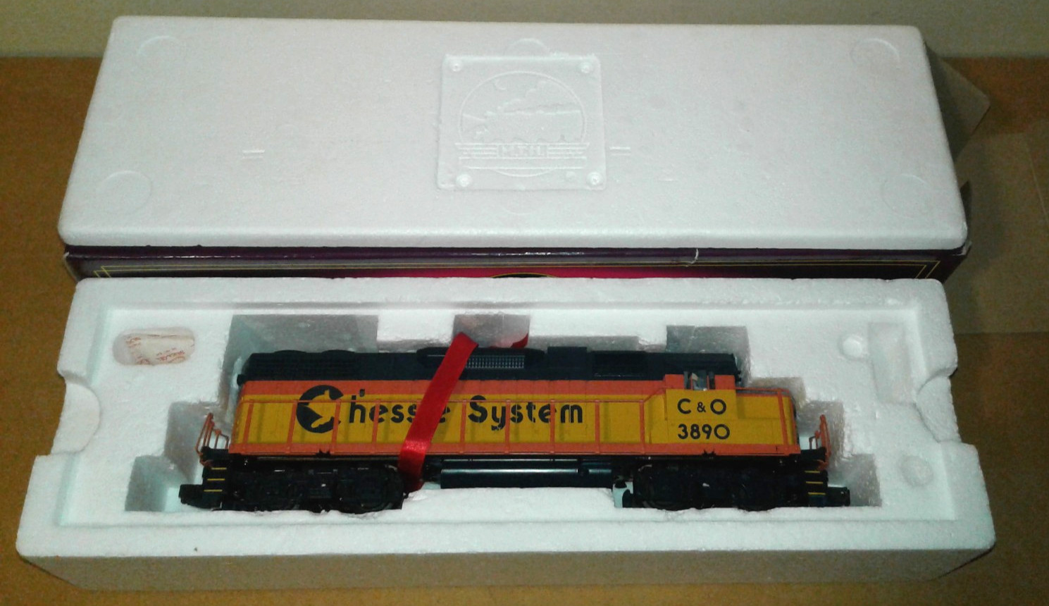 O 3-RAIL MTH EMD GP38-2 CHESSIE SYSTEM C&O #3890 20-2186-1 PROTOSOUND