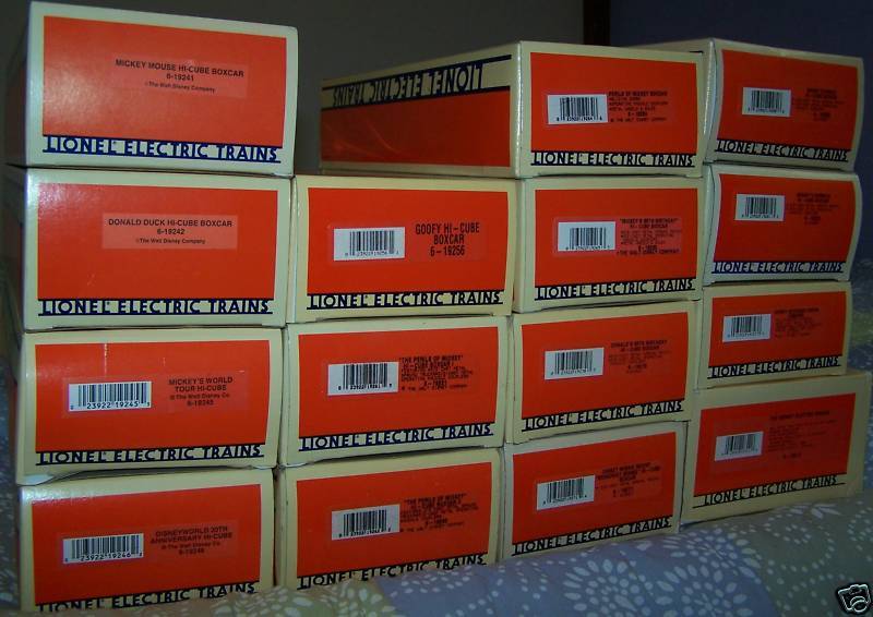 LIONEL DISNEY 1991-1996 MICKEY MOUSE EXPRESS 15-PIECE O/027-GAUGE TRAIN SET C-8
