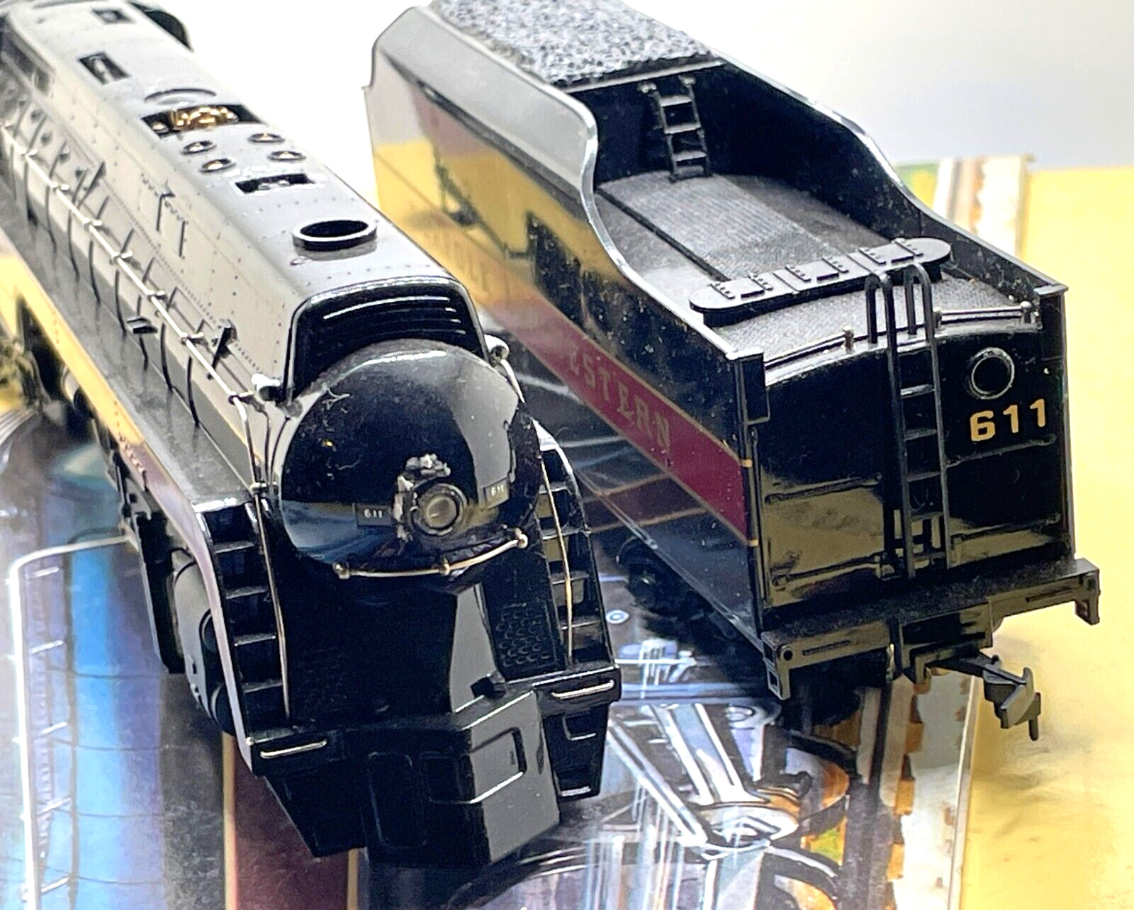 HO BACHMANN 41-0657-A4 4-8-4 NORFOLK & WESTERN CLASS J 611 STEAM LOCOMOTIVE