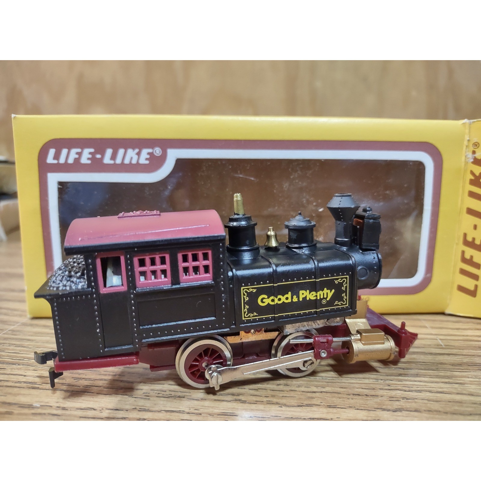 HO Life-Like, 0-4-0 Steam Teakettle Locomotive, Good & Plenty 1990 NOS New