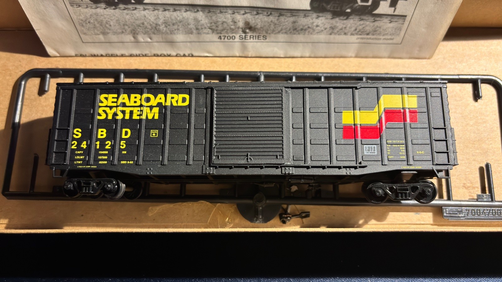 Walthers HO Seaboard System 4700 Series Boxcar SBD 24125 Original Box