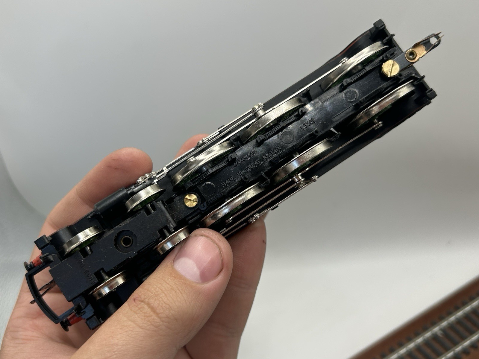 OO Hornby R053 LNER Class B17 4-6-0 Steam Locomotive ‘Manchester United’ – MINT