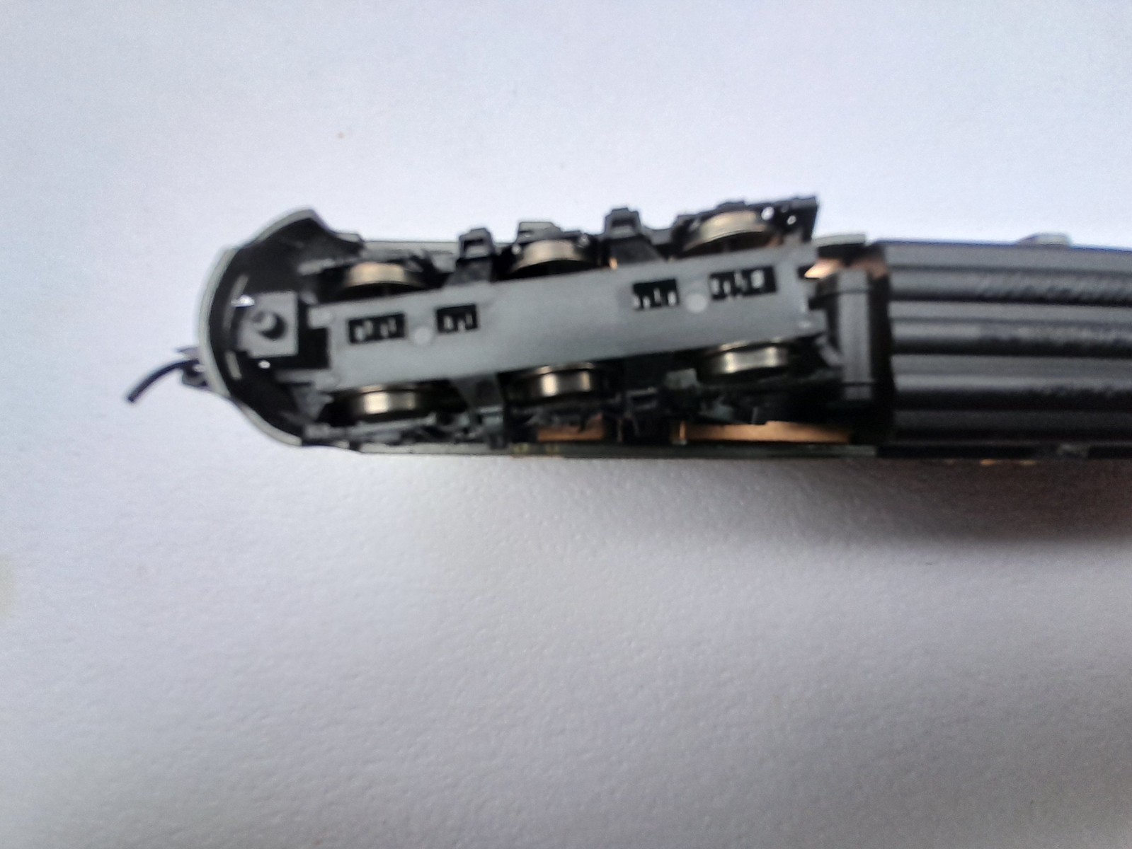 N scale Life like Atlantic coast line E8 E8A locomotive body mount couplers