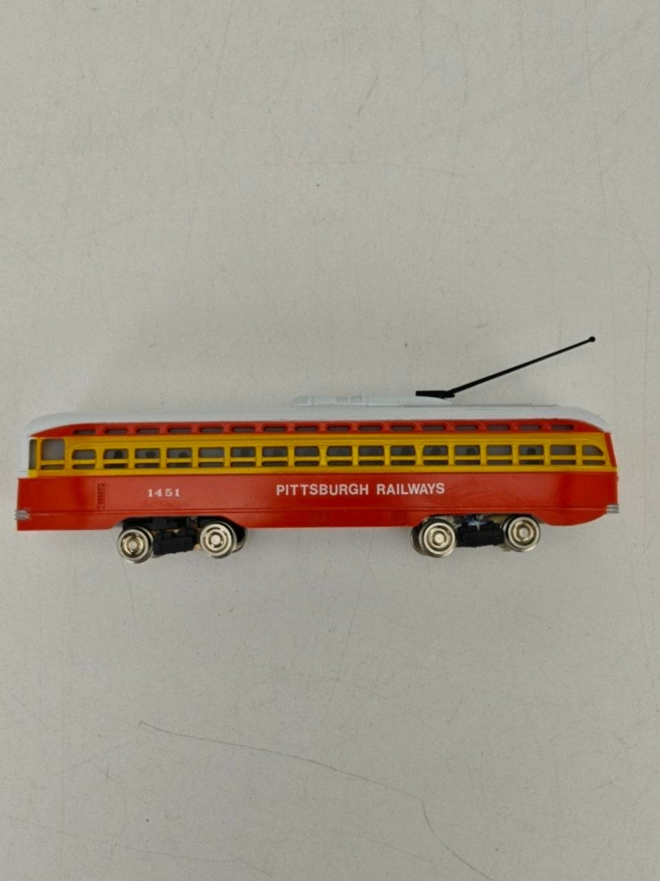 Bachmann Streamline PCC Trolley 1451 Pittsburgh Railways HO Box Tested READ