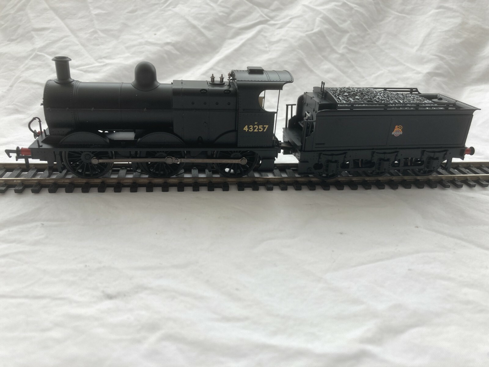 745 Bachmann 31-626A Class 3F 0-6-0 ‘43257’ BR Black Early Emblem. Boxed. Mint.