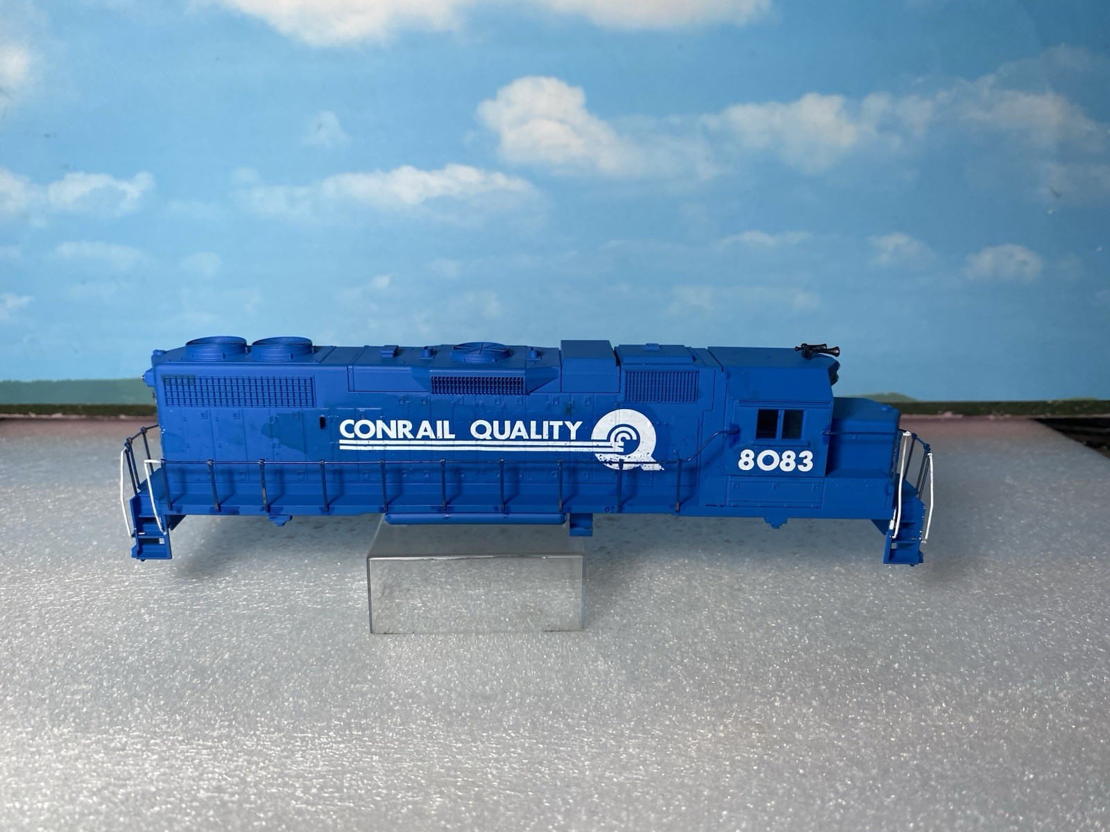 HO Athearn BB EMD GP38-2 Conrail Body Shell Only w/Handrails & Glass. CR**READ**
