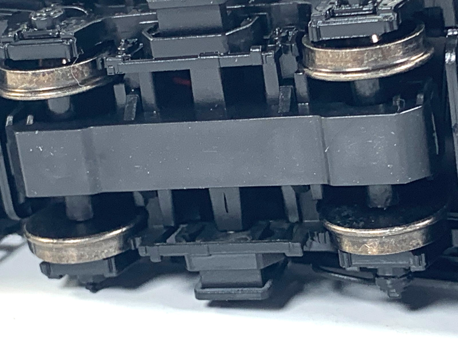 Rapido 83611 Ski Train F40PH w/ ditch lights #242 – DC/DCC/ Sound
