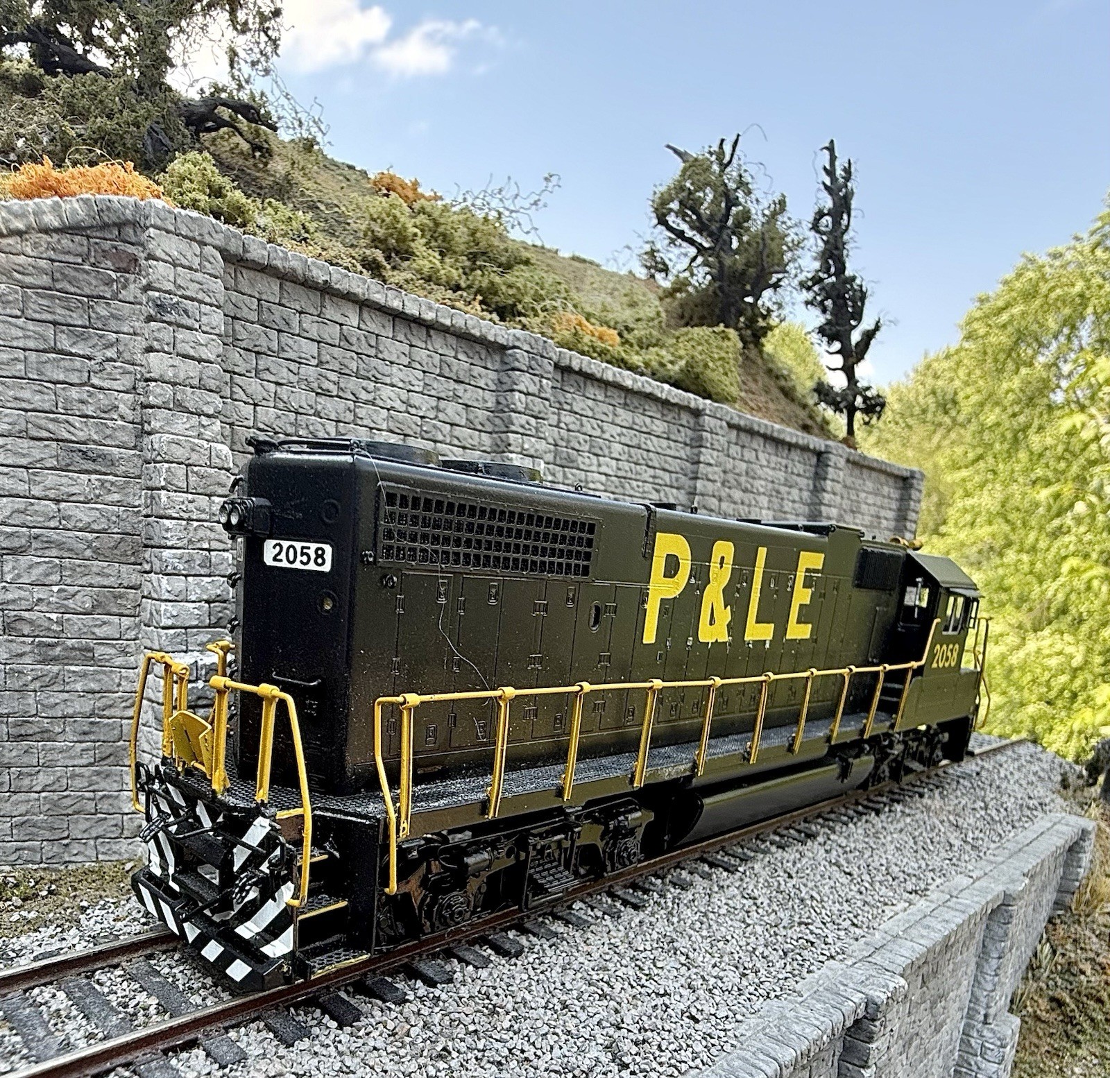 HO Scale Brass OMI GP38-2 Low Hood P & LE #2058 Diesel Locomotives LNIB