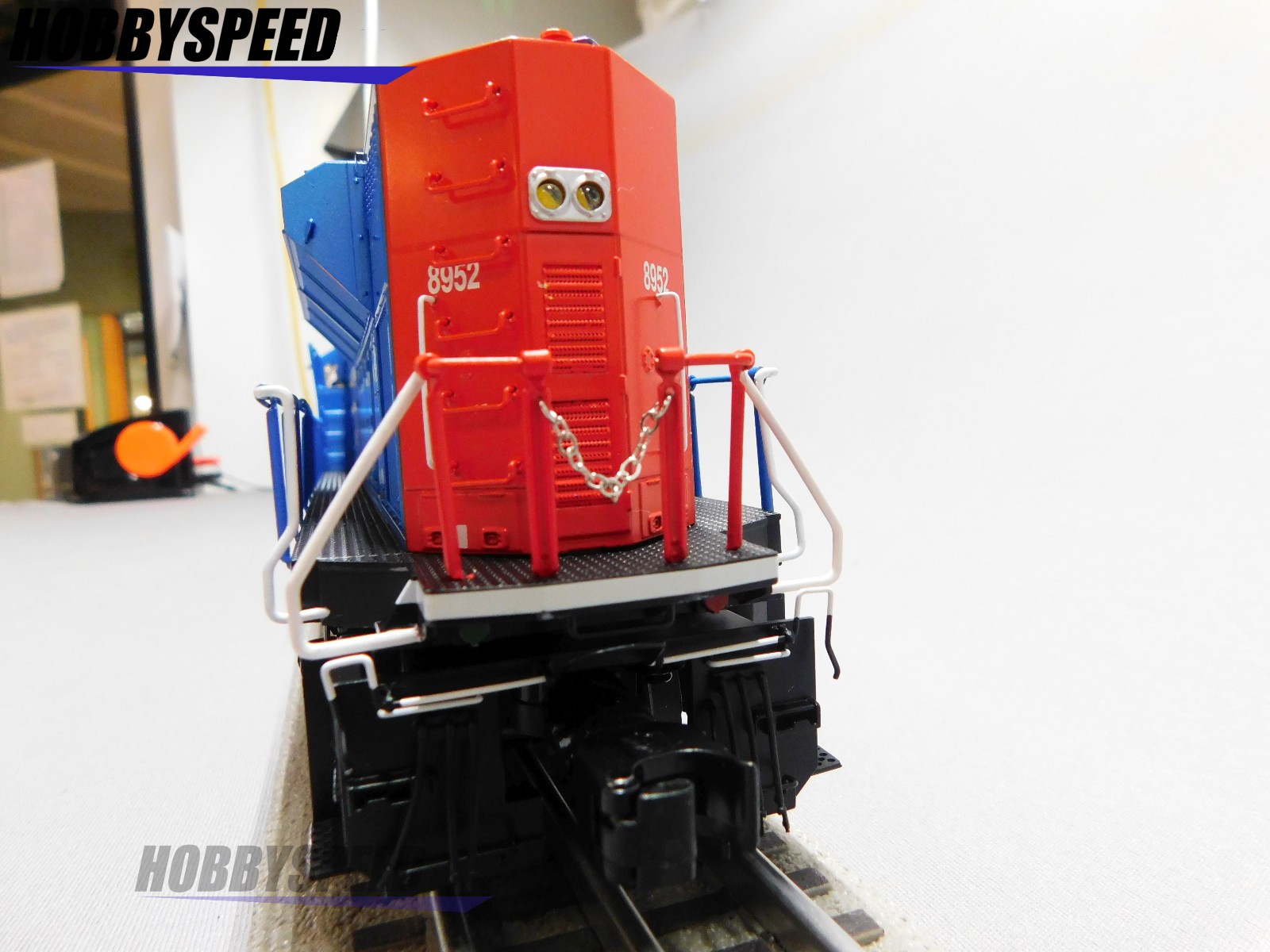 LIONEL BTO GRAND TRUNK LEGACY SD70M-2 #8952 DIESEL ENGINE O GAUGE 2533171 NEW