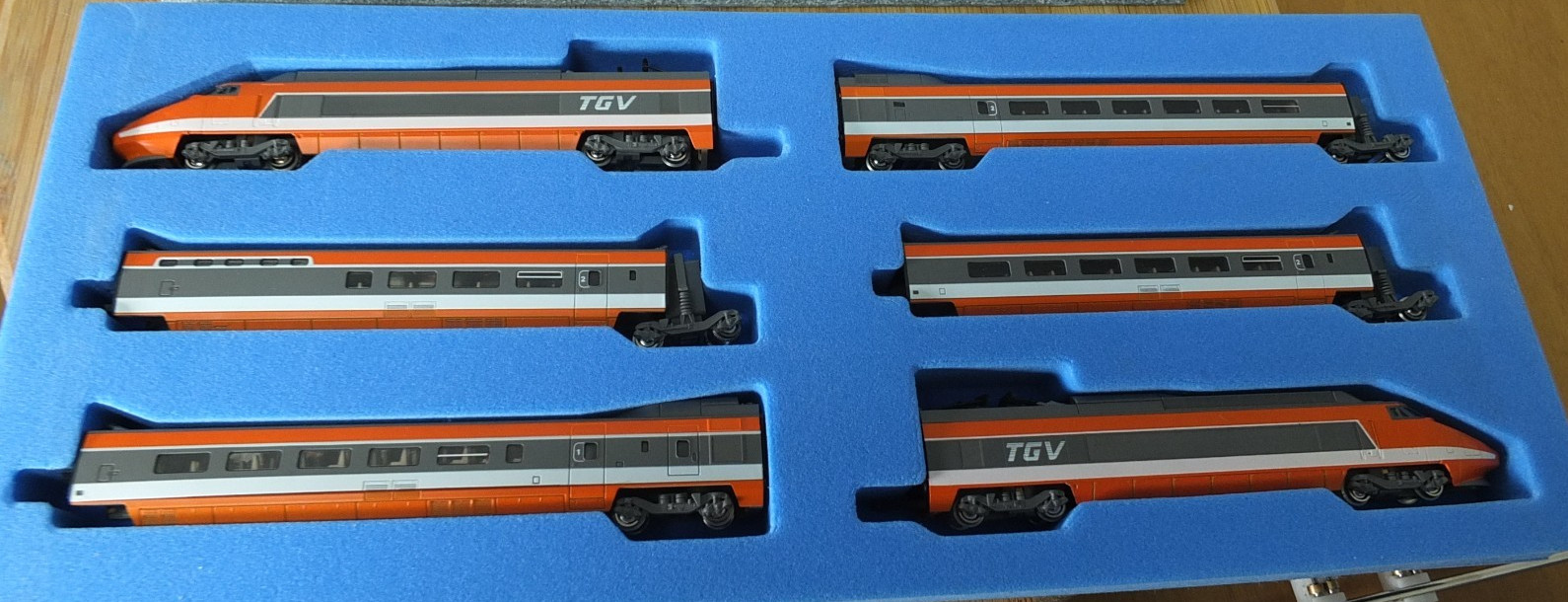 Kato 10-091 N Gauge TGV 6-car set in SNCF orange livery